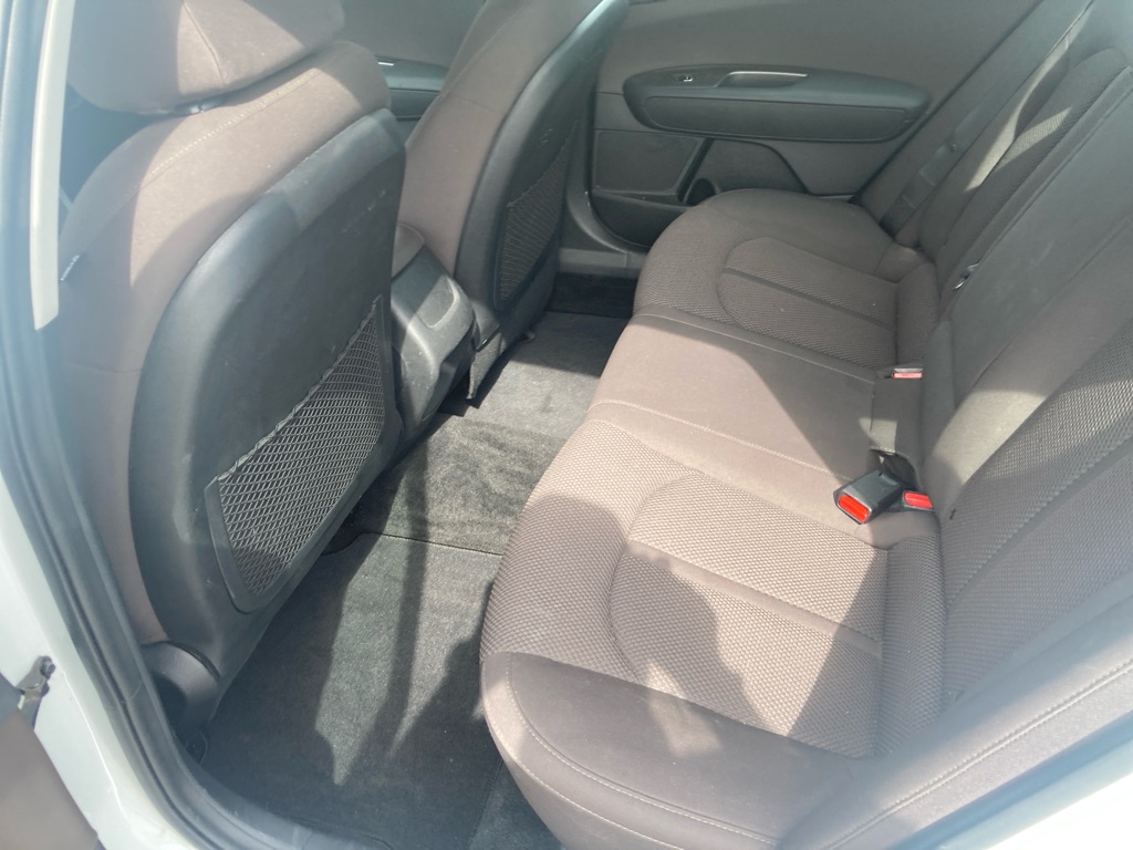 Photo 12 of this KIA OPTIMA