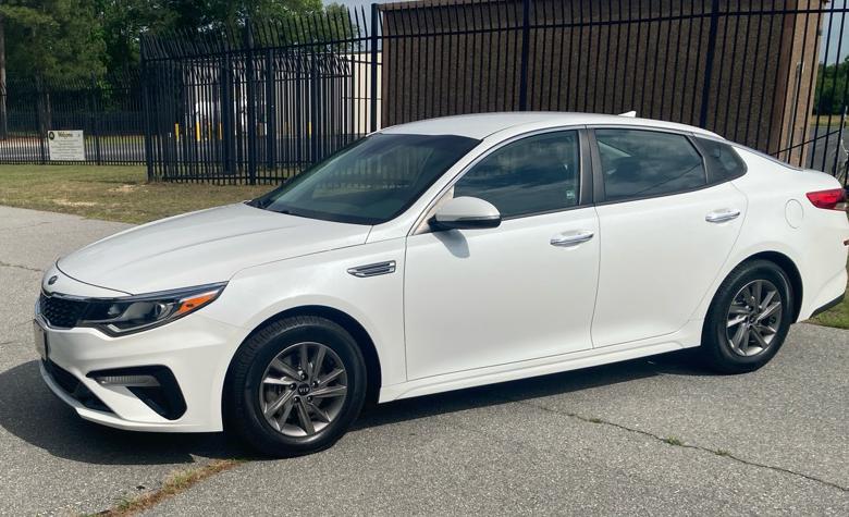 Photo 2 of this KIA OPTIMA