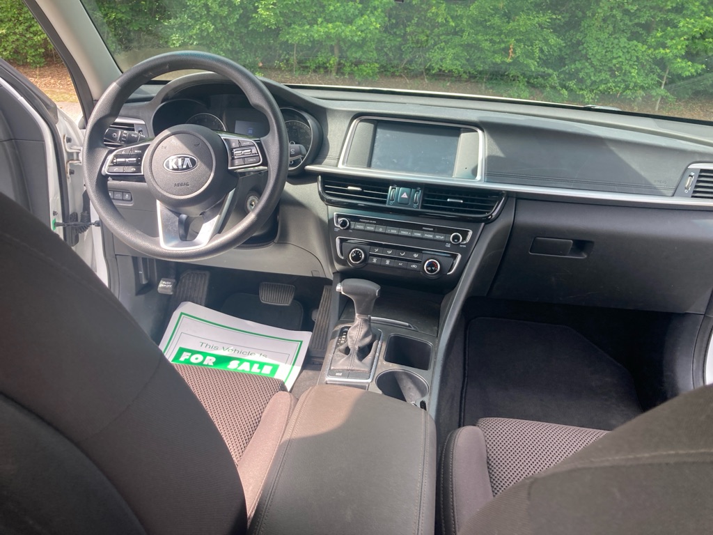 Photo 15 of this KIA OPTIMA