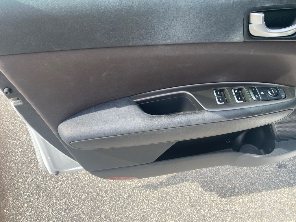 Photo 11 of this KIA OPTIMA