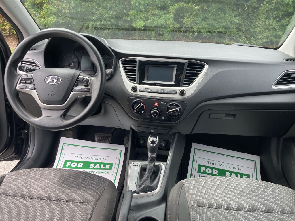 Photo 14 of this HYUNDAI ACCENT