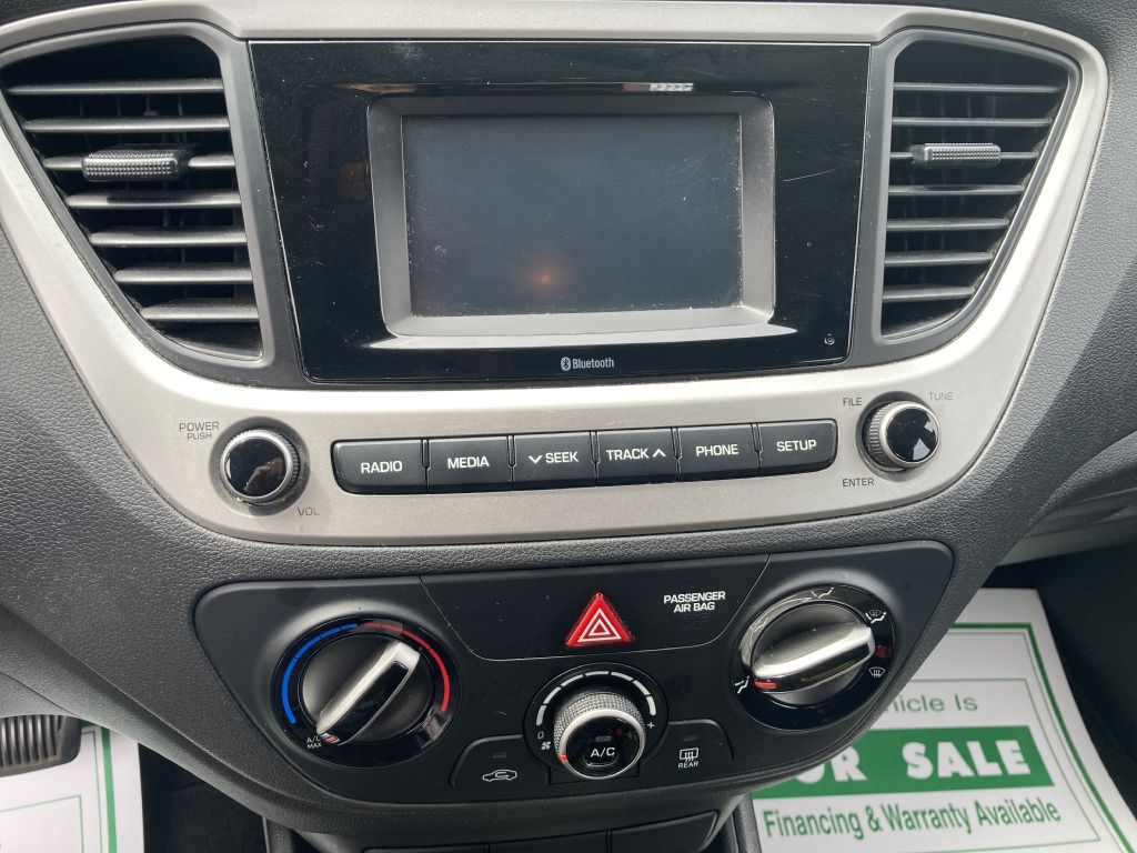 Photo 18 of this HYUNDAI ACCENT