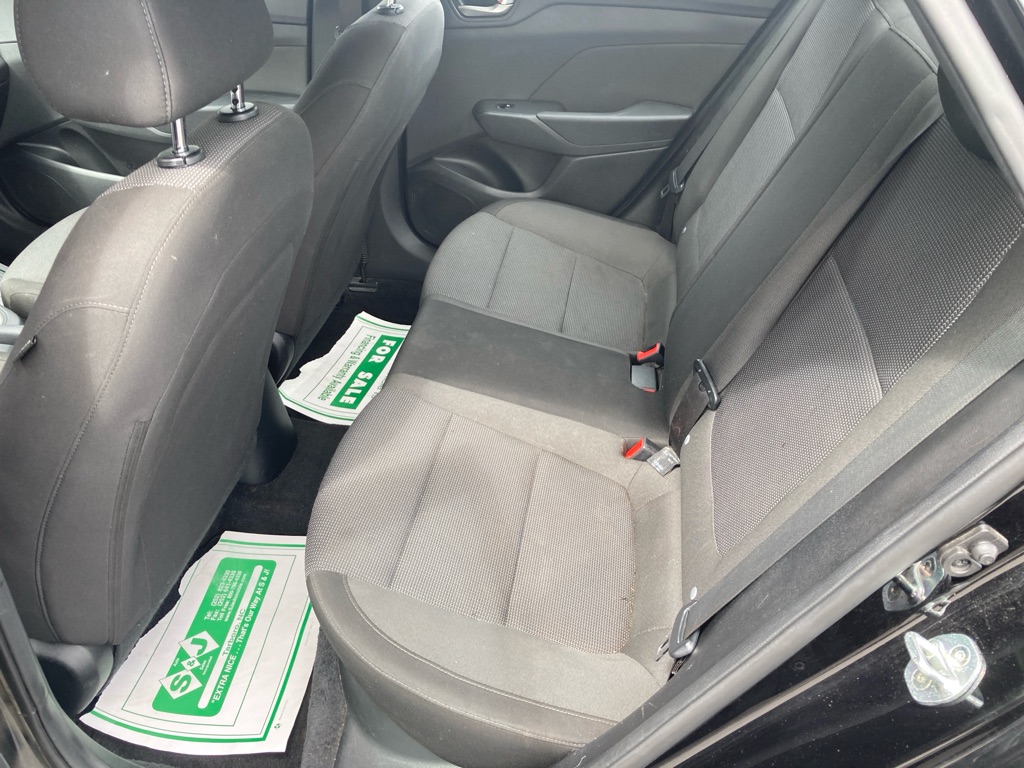 Photo 27 of this HYUNDAI ACCENT