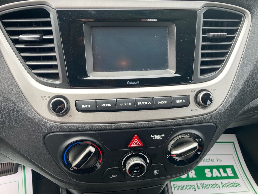 Photo 22 of this HYUNDAI ACCENT