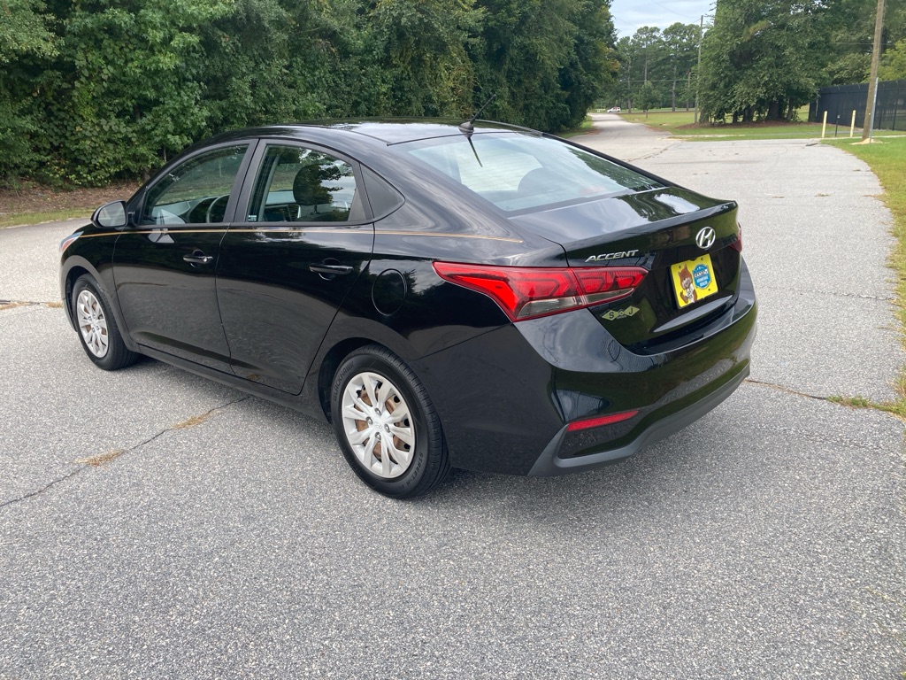 Photo 7 of this HYUNDAI ACCENT