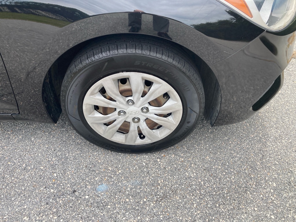 Photo 28 of this HYUNDAI ACCENT