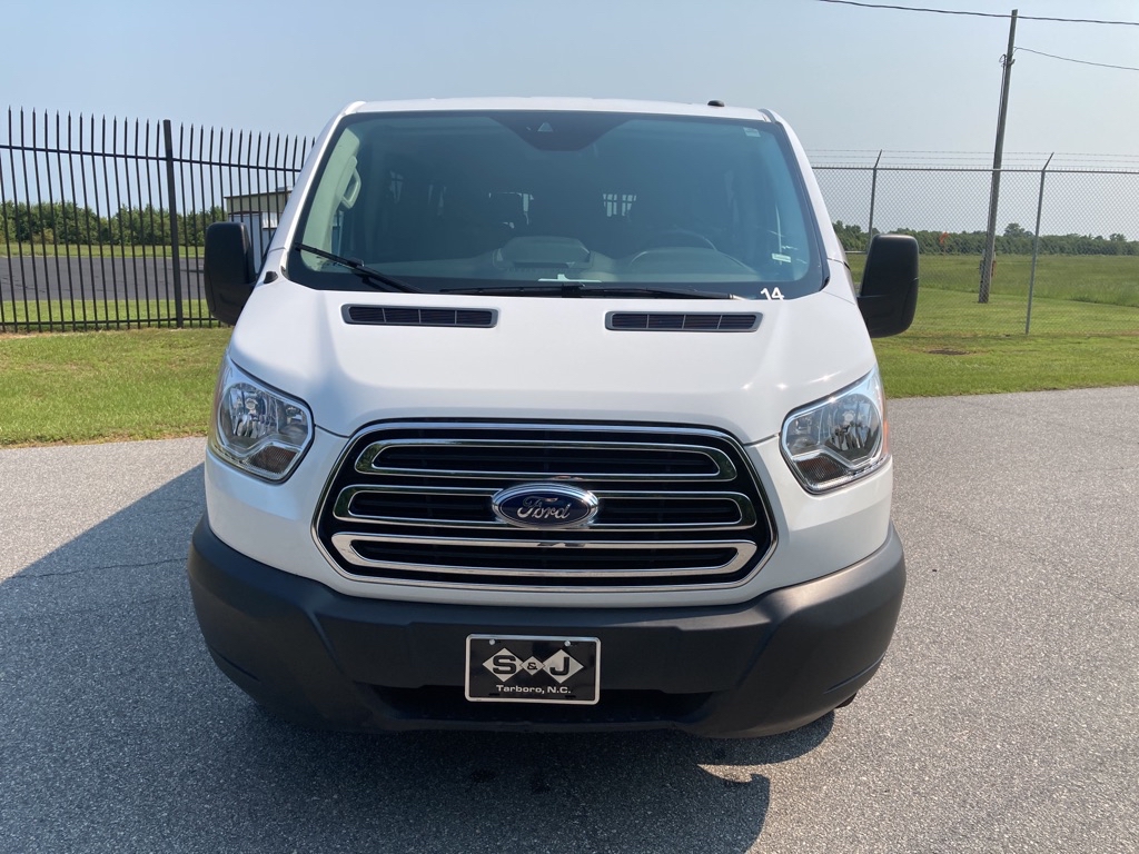 Photo 3 of this FORD TRANSIT