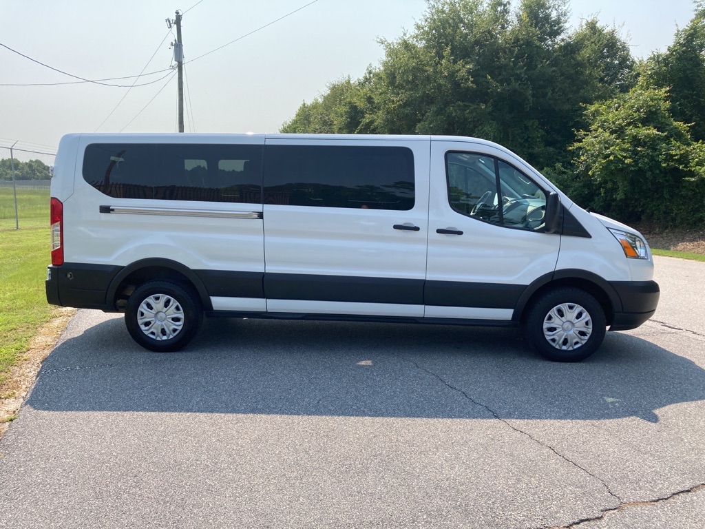 Photo 4 of this FORD TRANSIT