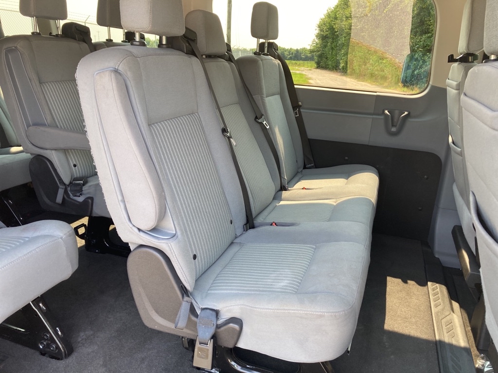 Photo 23 of this FORD TRANSIT
