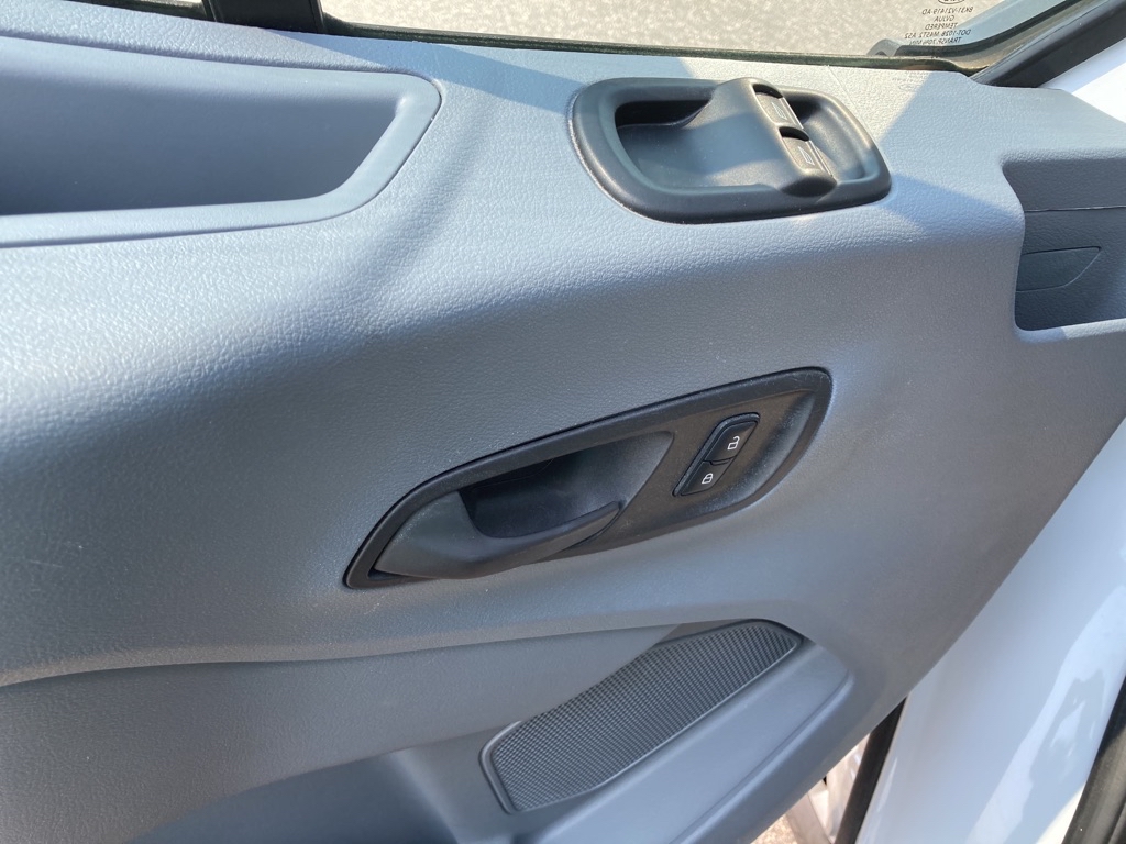 Photo 17 of this FORD TRANSIT
