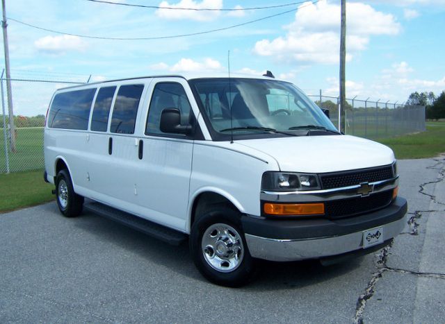 Photo 4 of this CHEVROLET EXPRESS G3500