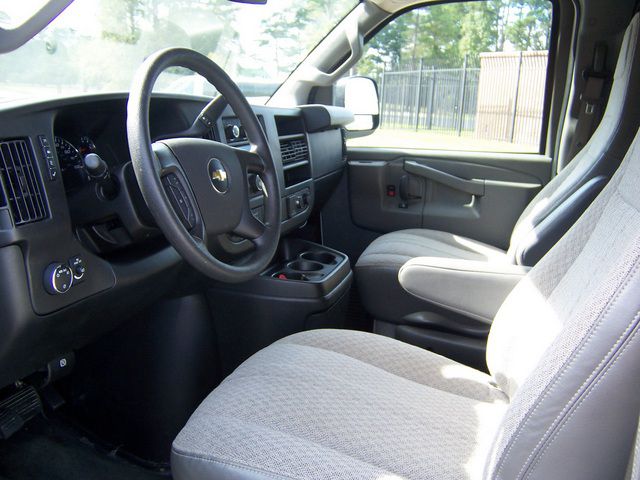 Photo 17 of this CHEVROLET EXPRESS G3500