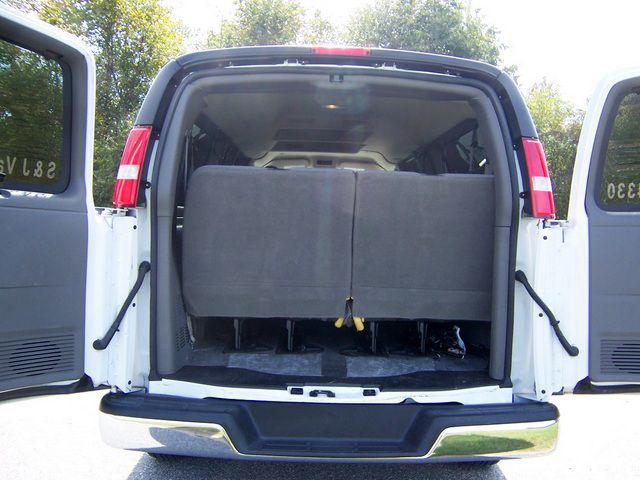 Photo 20 of this CHEVROLET EXPRESS G3500