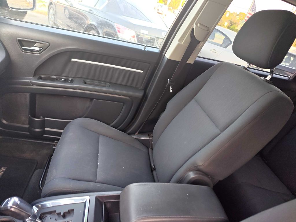 Photo 9 of this DODGE JOURNEY