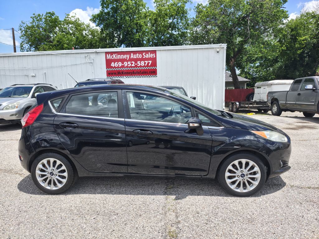 Photo 2 of this FORD FIESTA