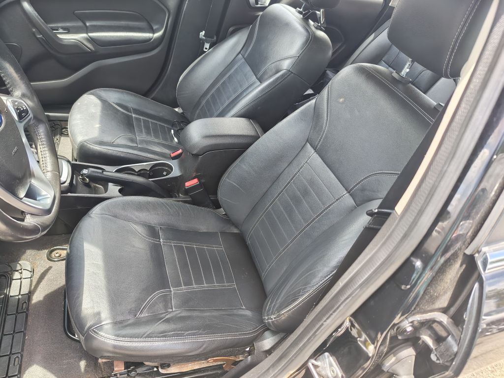 Photo 11 of this FORD FIESTA
