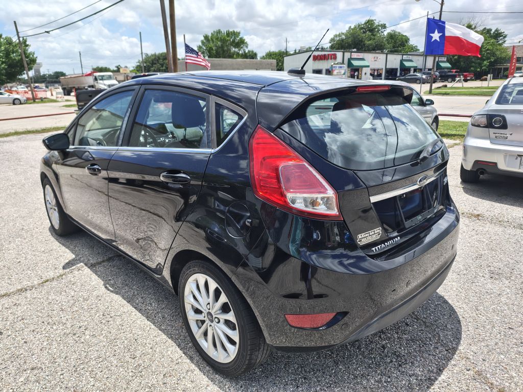 Photo 5 of this FORD FIESTA
