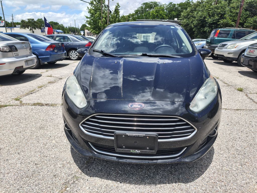 Photo 8 of this FORD FIESTA