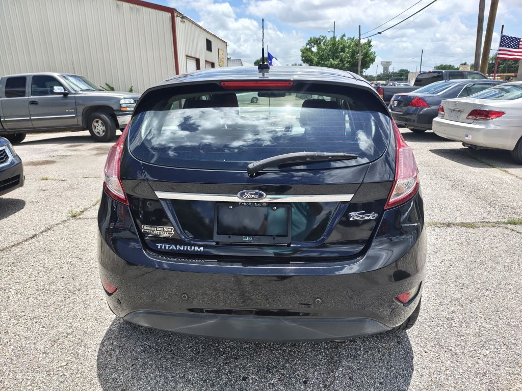 Photo 4 of this FORD FIESTA