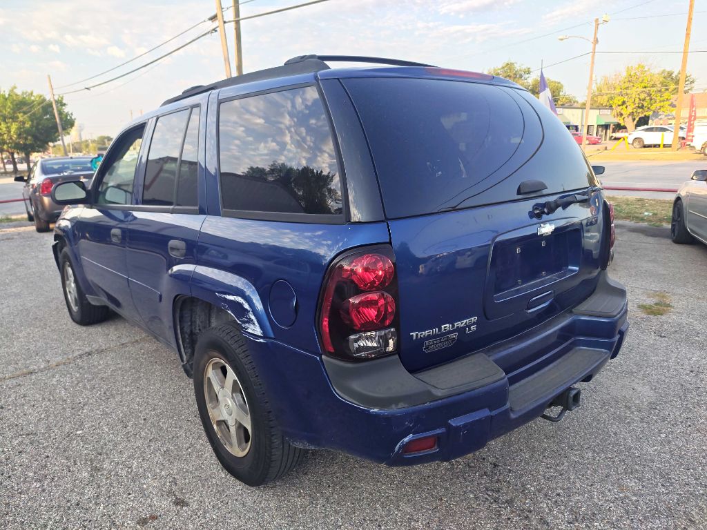 Photo 5 of this CHEVROLET TRAILBLAZER