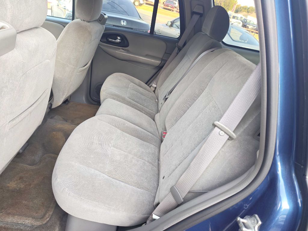 Photo 11 of this CHEVROLET TRAILBLAZER