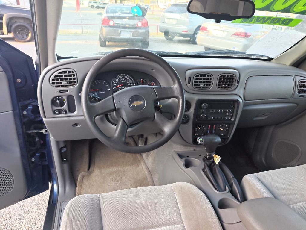 Photo 14 of this CHEVROLET TRAILBLAZER