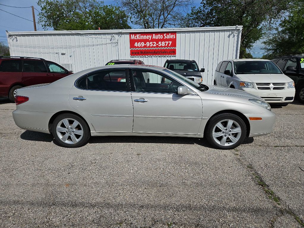 Photo 2 of this LEXUS ES 330