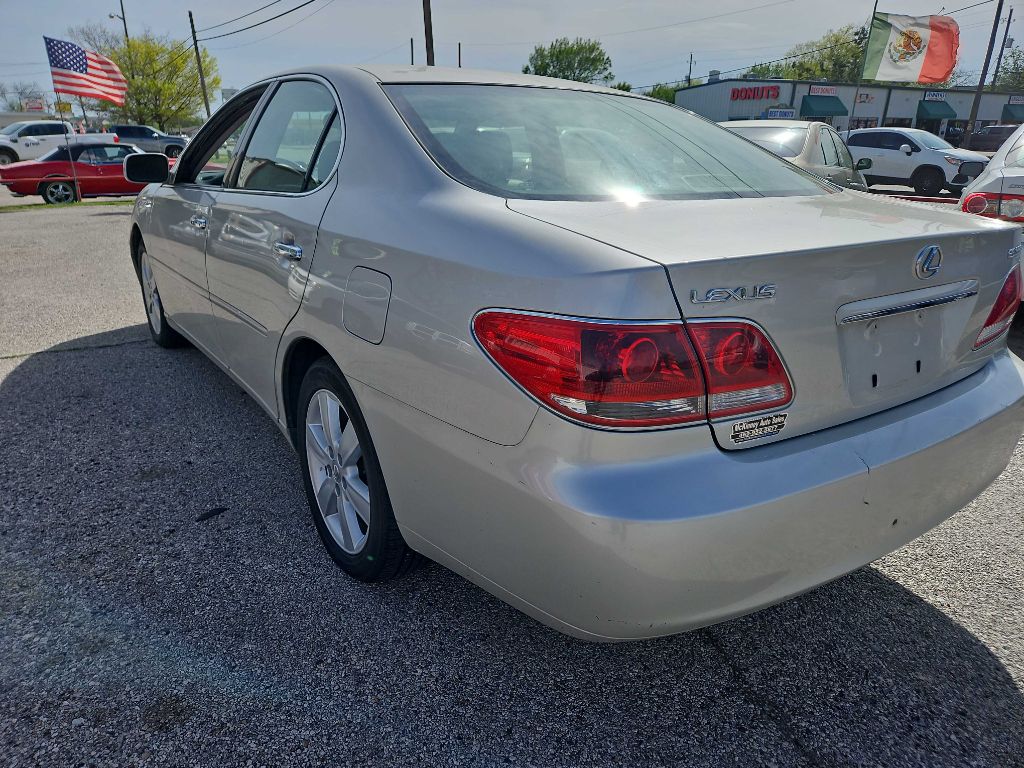 Photo 6 of this LEXUS ES 330