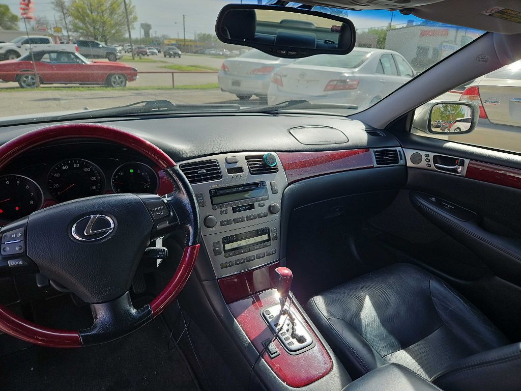 Photo 14 of this LEXUS ES 330
