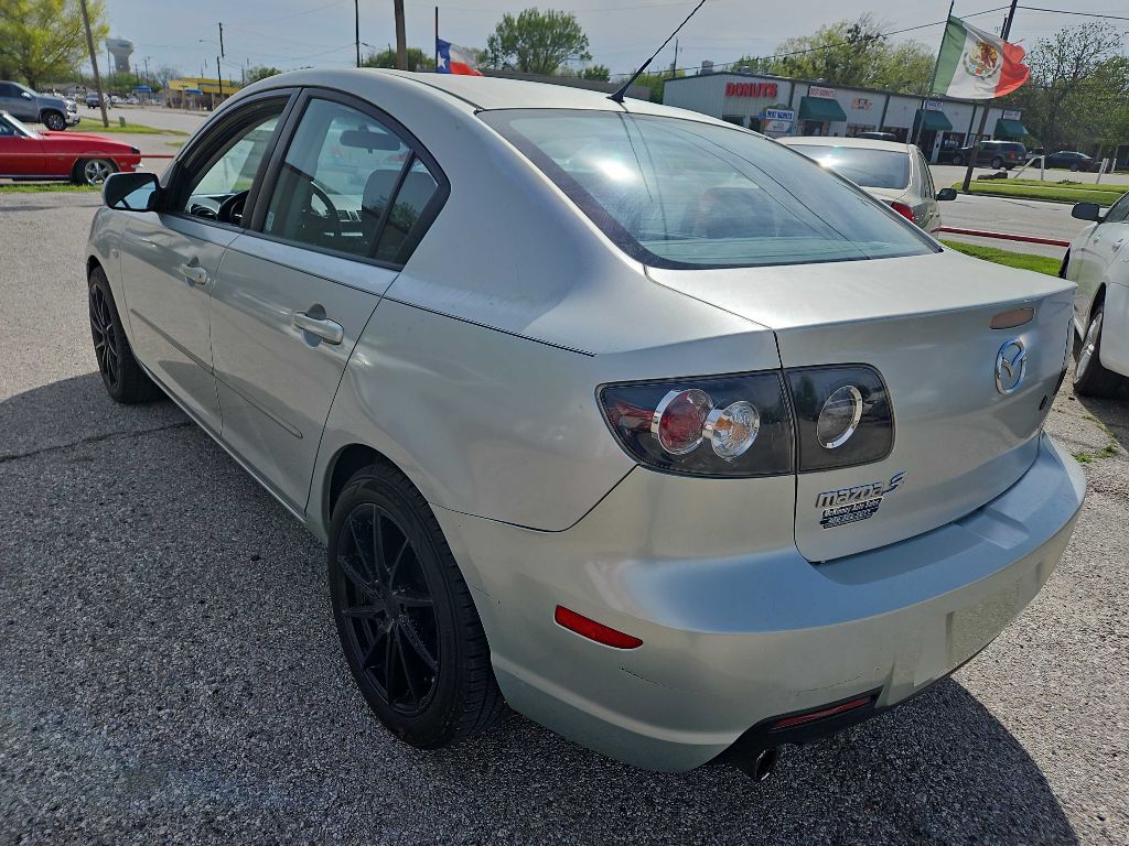 Photo 5 of this MAZDA 3