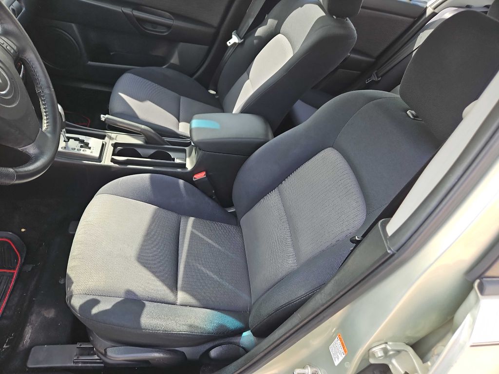 Photo 9 of this MAZDA 3