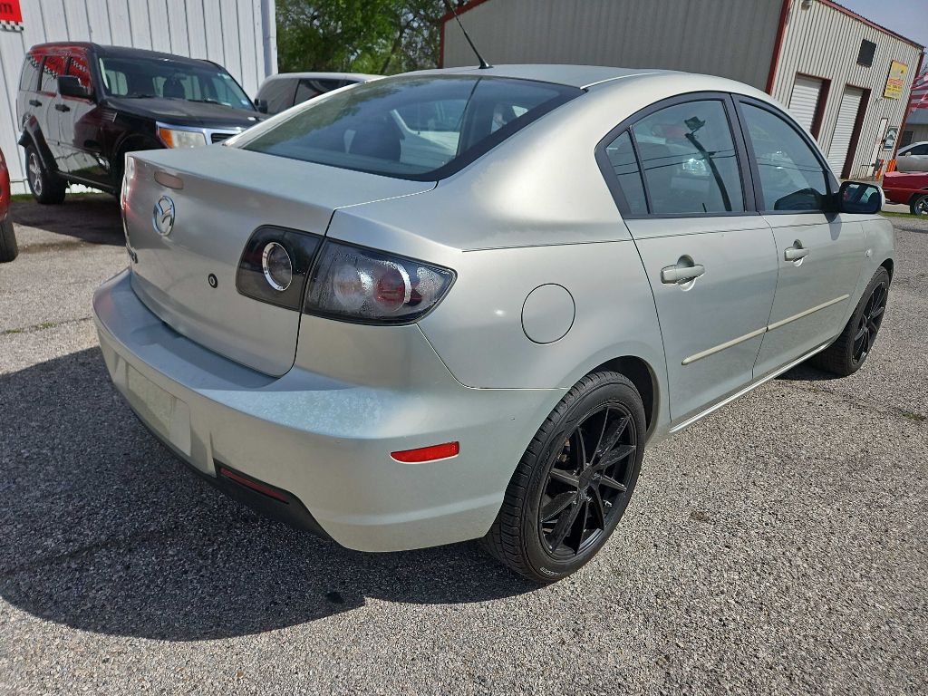 Photo 3 of this MAZDA 3