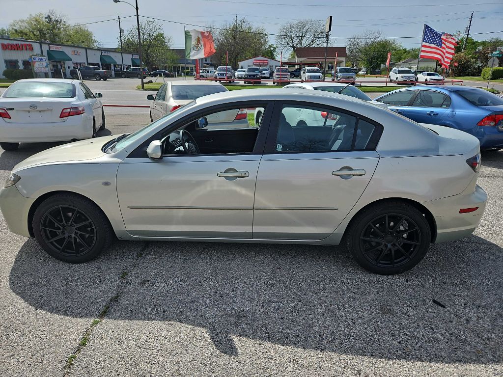 Photo 6 of this MAZDA 3