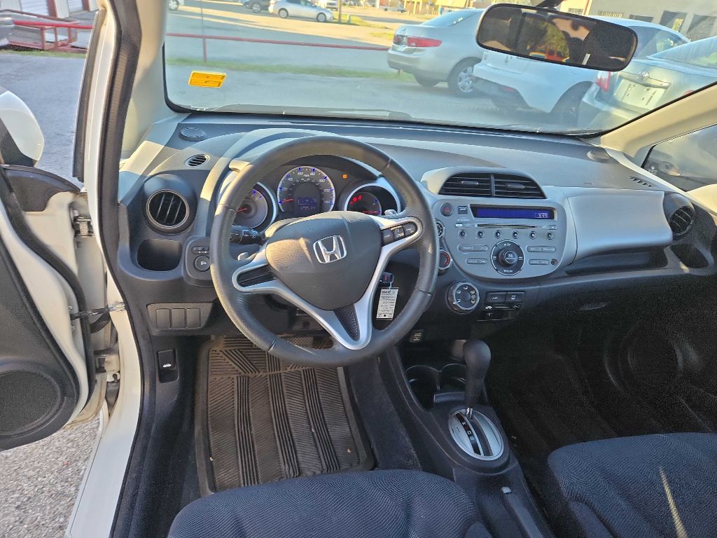 Photo 12 of this HONDA FIT