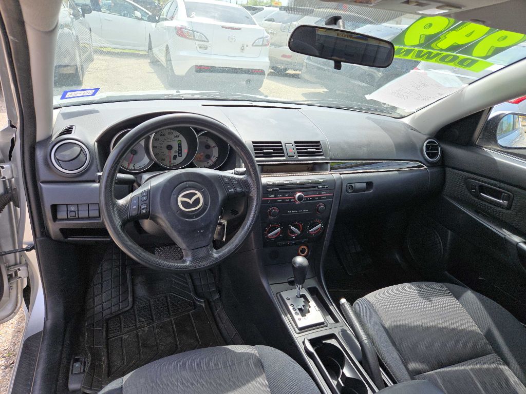 Photo 26 of this MAZDA 3