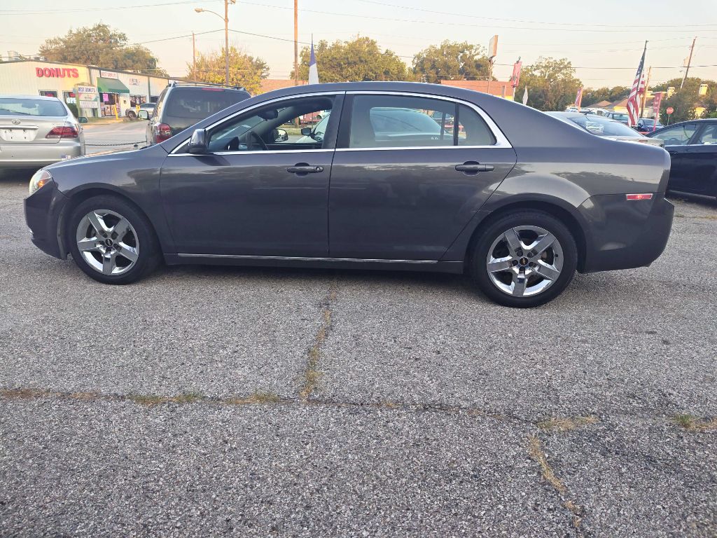 Photo 6 of this CHEVROLET MALIBU