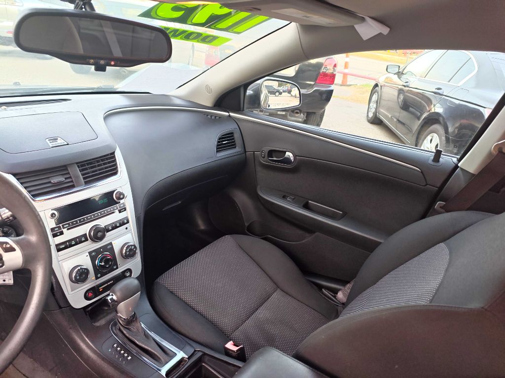 Photo 12 of this CHEVROLET MALIBU