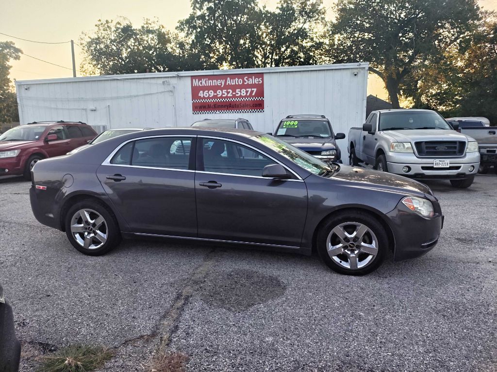 Photo 2 of this CHEVROLET MALIBU