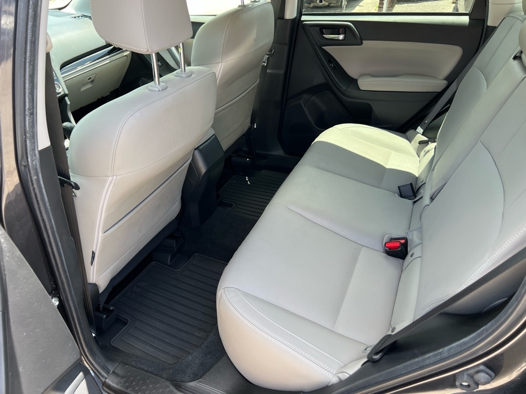 Photo 12 of this SUBARU FORESTER