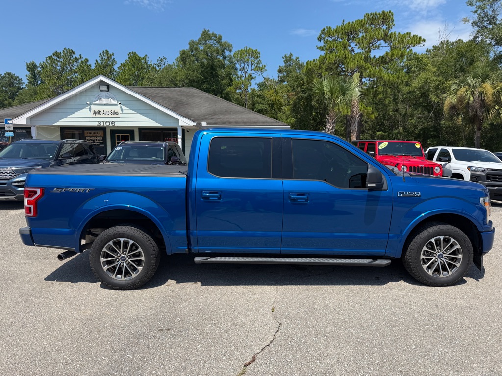 Photo 4 of this FORD F150