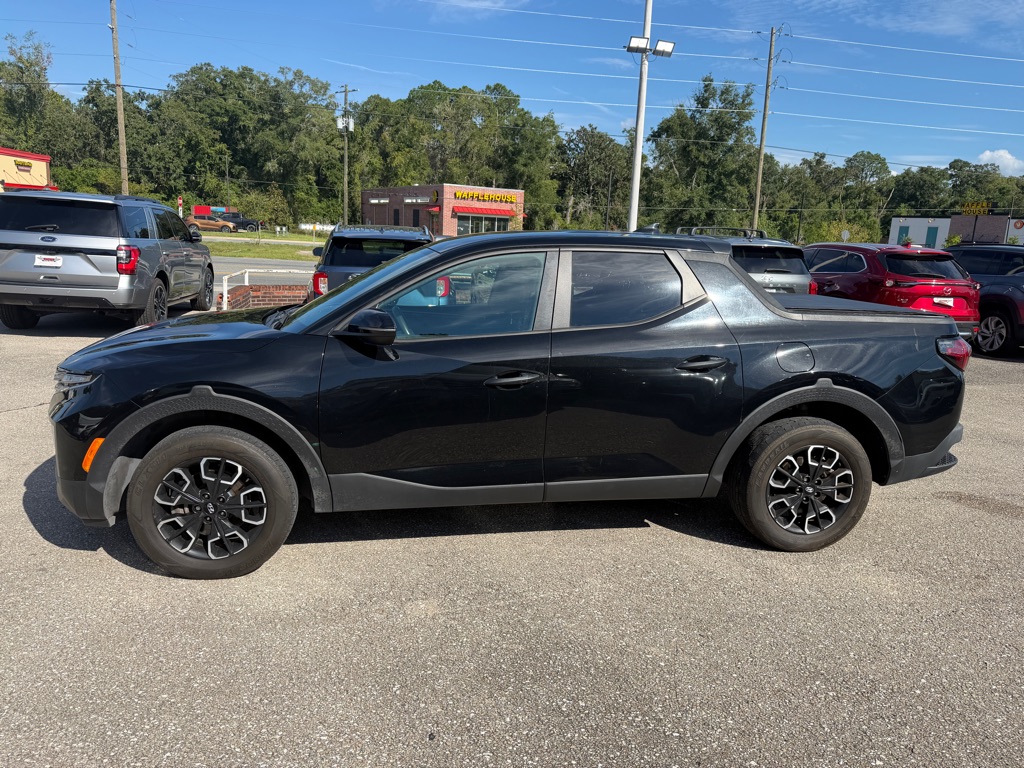Photo 8 of this HYUNDAI SANTA CRUZ