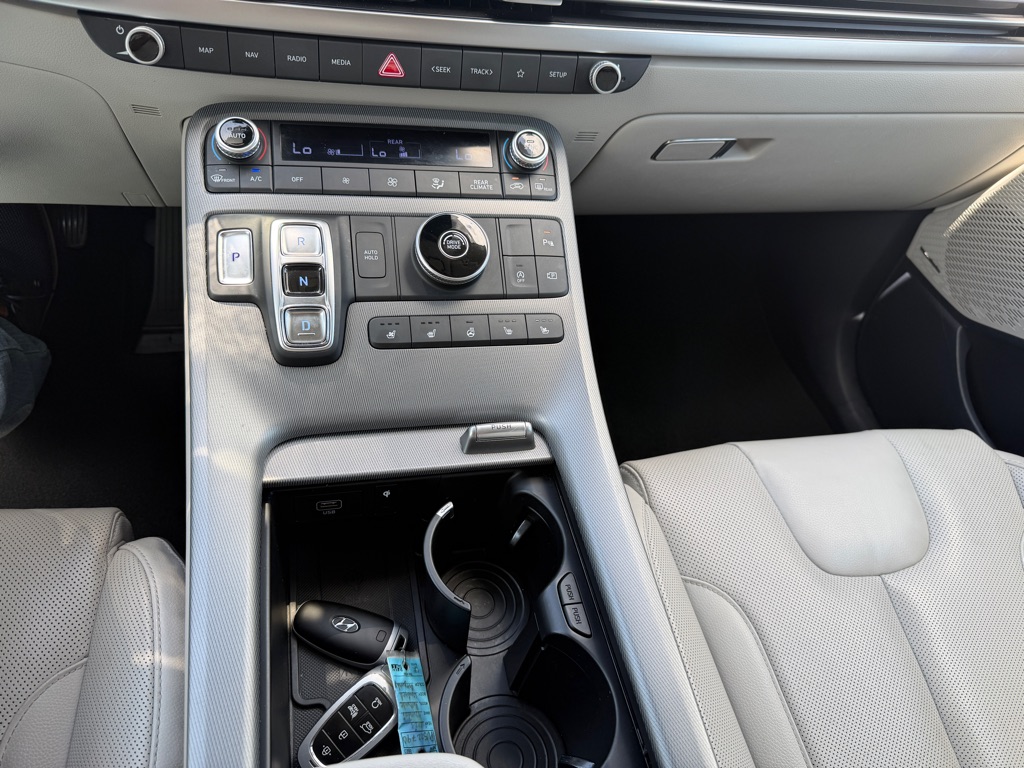 Photo 19 of this HYUNDAI PALISADE