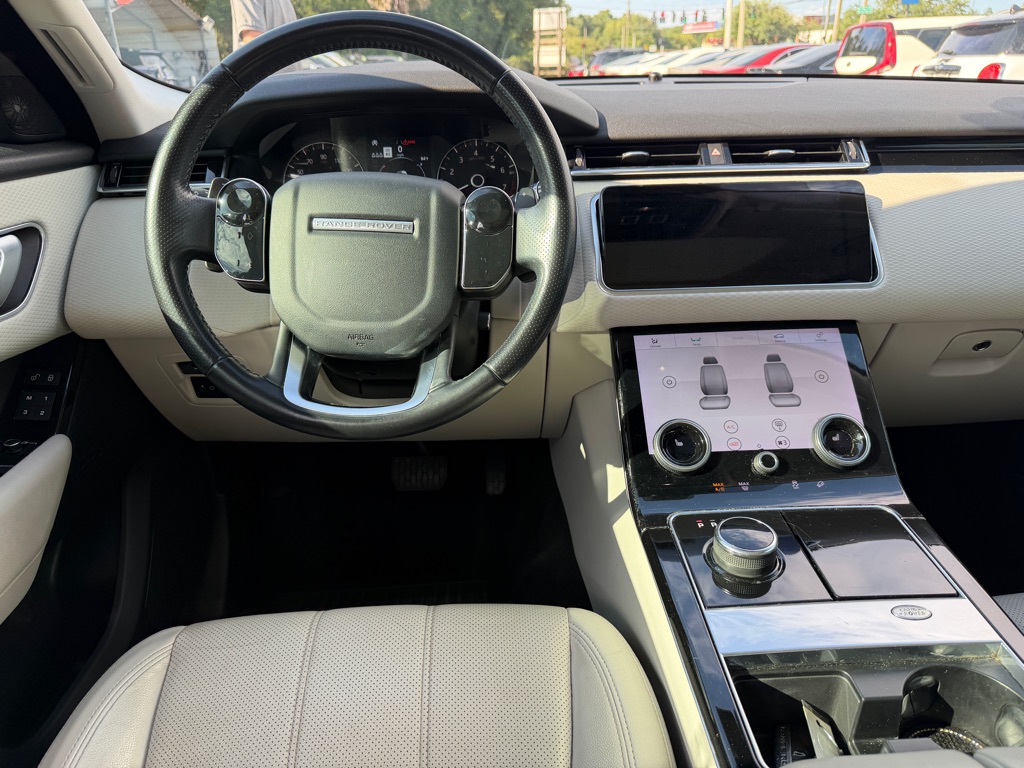 Photo 13 of this LAND ROVER RANGE ROVER VEL