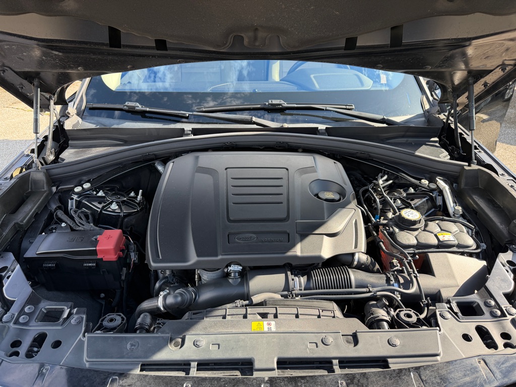 Photo 18 of this LAND ROVER RANGE ROVER VEL