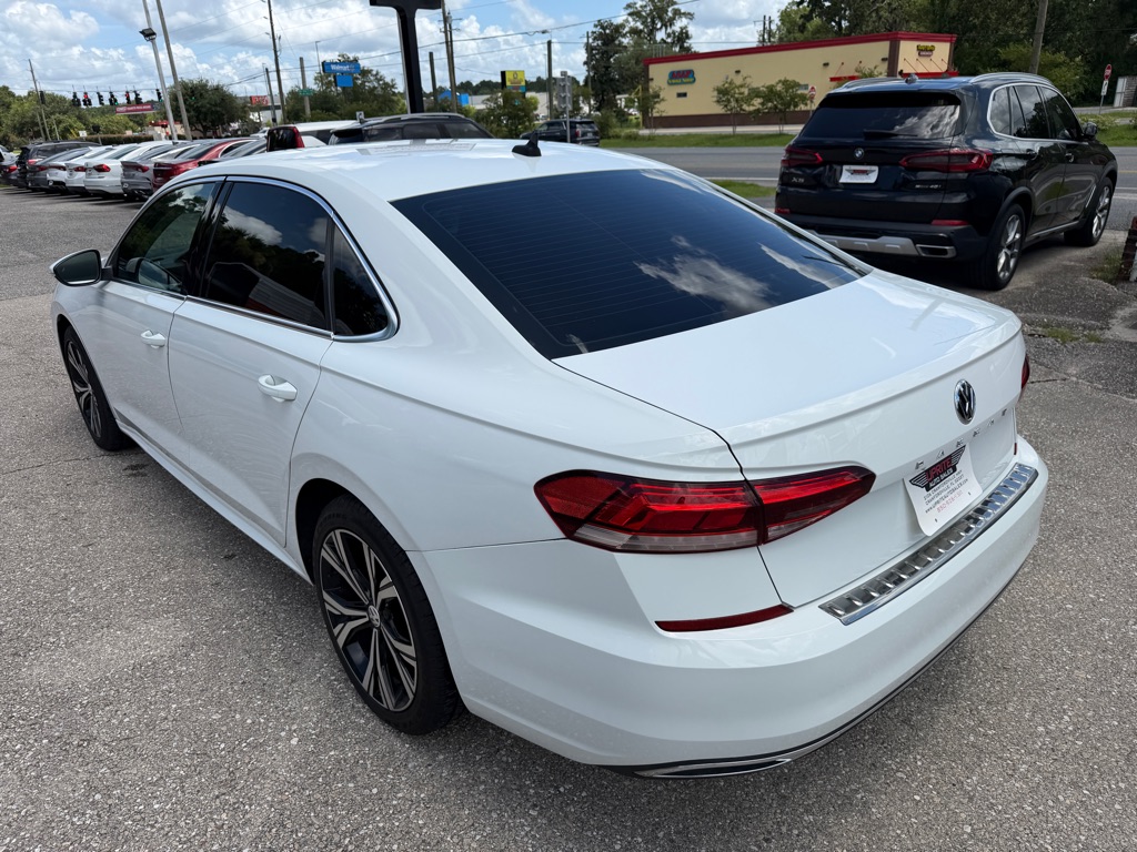 Photo 7 of this VOLKSWAGEN PASSAT