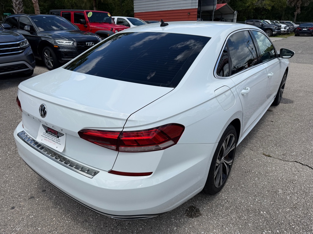 Photo 5 of this VOLKSWAGEN PASSAT