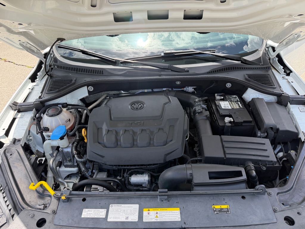 Photo 16 of this VOLKSWAGEN PASSAT