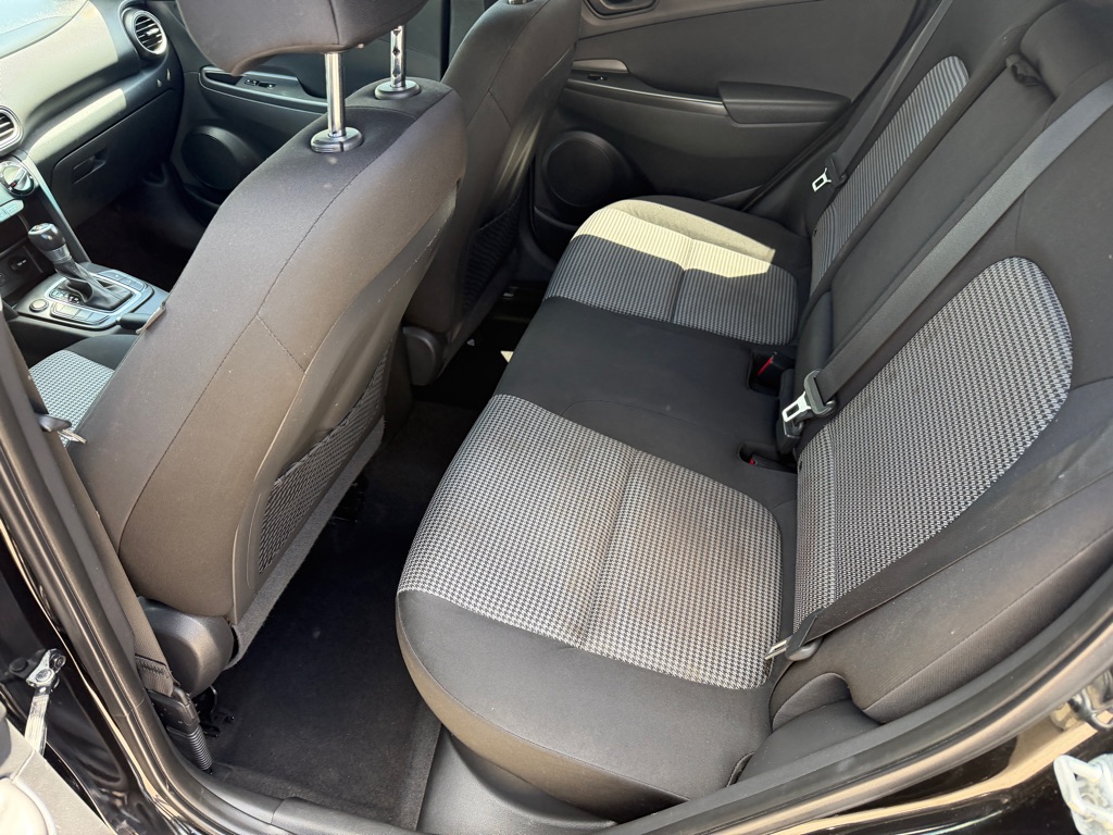 Photo 12 of this HYUNDAI KONA