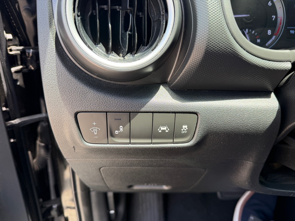 Photo 17 of this HYUNDAI KONA