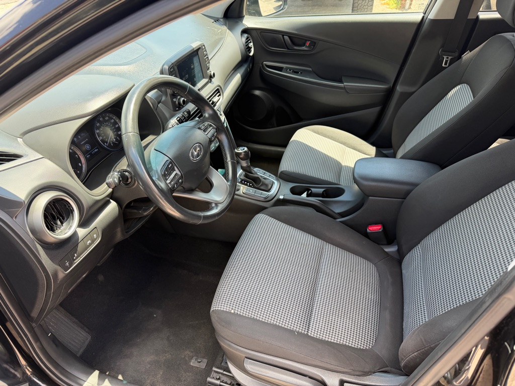 Photo 9 of this HYUNDAI KONA